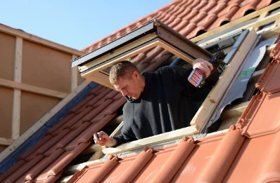 Pose de fenêtres de toit Velux à Tiercé